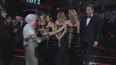 Queen_meets_One_Direction_and_Girls_Aloud_at_The_Royal_Variety_Performance_mp40131.jpg