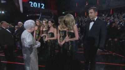 Queen_meets_One_Direction_and_Girls_Aloud_at_The_Royal_Variety_Performance_mp40137.jpg