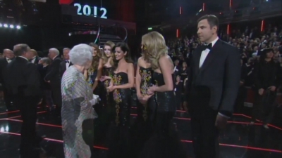 Queen_meets_One_Direction_and_Girls_Aloud_at_The_Royal_Variety_Performance_mp40141.jpg