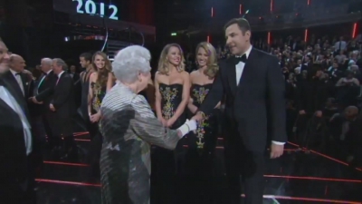 Queen_meets_One_Direction_and_Girls_Aloud_at_The_Royal_Variety_Performance_mp40149.jpg