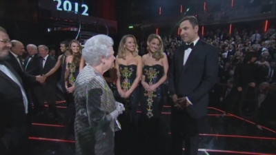 Queen_meets_One_Direction_and_Girls_Aloud_at_The_Royal_Variety_Performance_mp40150.jpg