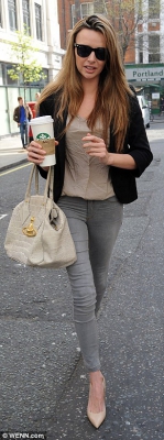Nadine_Coyle_seen_leaving_The_Langham_Hotel_after_a_meeting_with_Cancer_Research_UK_s__Race_For_Life__charity_10_04_15_281529.jpg