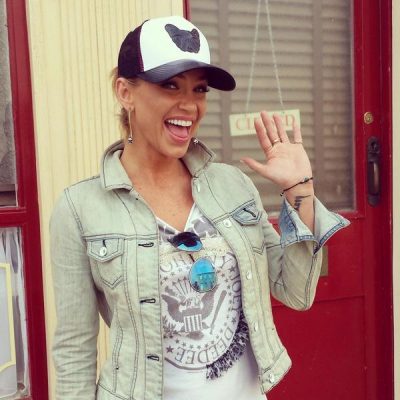 Sarah_visit_the_Coronation_street_studios_before_she_starts_filming_next_month_08_04_15_28329.jpg