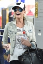 Sarah_visit_the_Coronation_street_studios_before_she_starts_filming_next_month_08_04_15_28629.jpg