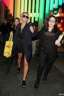 Sarah_Harding_-_Leaving_the_M_M_Election_14_04_15_281129.jpg