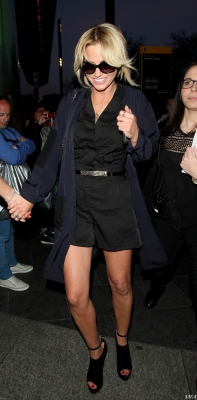 Sarah_Harding_-_Leaving_the_M_M_Election_14_04_15_281929.jpg