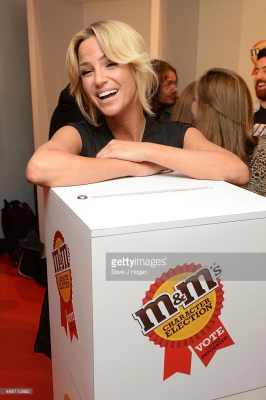Sarah_Harding_-_M_M_Character_Election_14_04_15_2817029.jpg
