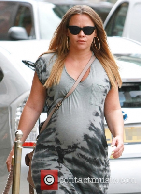 Kimberley_Walsh_seen_parking_her_Range_Rover_while_out_and_about_in_London_-_London_United_Kingdom_12_08_14_28229.jpg