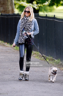 Sarah_Harding_is_pictured_at_a_local_pet_shop_in_Primrose_Hill_07_05_15_283929.jpg