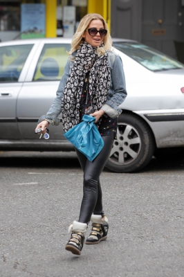 Sarah_Harding_out_in_Primrose_Hill_07_05_15_286329.jpg
