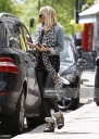 Sarah_Harding_is_pictured_at_a_local_pet_shop_in_Primrose_Hill_07_05_15_281429.jpg