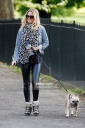 Sarah_Harding_is_pictured_at_a_local_pet_shop_in_Primrose_Hill_07_05_15_282729.jpg
