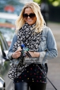 Sarah_Harding_is_pictured_at_a_local_pet_shop_in_Primrose_Hill_07_05_15_283329.jpg