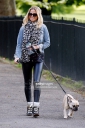 Sarah_Harding_is_pictured_at_a_local_pet_shop_in_Primrose_Hill_07_05_15_283529.jpg