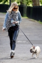 Sarah_Harding_is_pictured_at_a_local_pet_shop_in_Primrose_Hill_07_05_15_283629.jpg