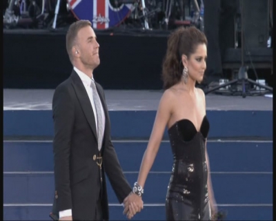 Cheryl_Cole___Gary_Barlow_-_Need_You_Now_-_Diamond_Jubilee_Concert_04_06_12_cherylcole_ru_mpg0251.jpg