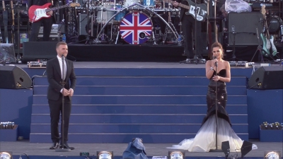 Cheryl_Tweedy___Gary_Barlow_-_Need_You_Now_28Diamond_Jubilee_Concert29_-_04_06_2012_28BBC_One_HD29_HD-002_mkv0023.jpg