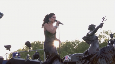 Cheryl_Tweedy___Gary_Barlow_-_Need_You_Now_28Diamond_Jubilee_Concert29_-_04_06_2012_28BBC_One_HD29_HD-002_mkv0056.jpg