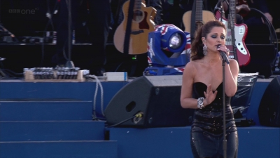 Cheryl_Tweedy___Gary_Barlow_-_Need_You_Now_28Diamond_Jubilee_Concert29_-_04_06_2012_28BBC_One_HD29_HD-002_mkv0068.jpg