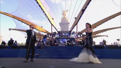 Cheryl_Tweedy___Gary_Barlow_-_Need_You_Now_28Diamond_Jubilee_Concert29_-_04_06_2012_28BBC_One_HD29_HD-002_mkv0096.jpg