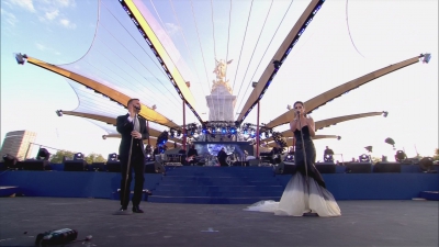 Cheryl_Tweedy___Gary_Barlow_-_Need_You_Now_28Diamond_Jubilee_Concert29_-_04_06_2012_28BBC_One_HD29_HD-002_mkv0162.jpg