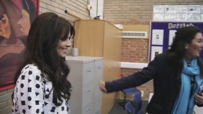 Cheryl_Cole_met_with_young_people_in_Newcastle_June_2012_mp40100.jpg