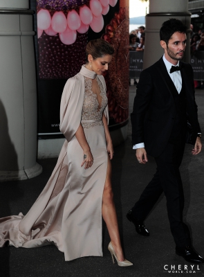 Arriving_Back_at_her_hotel_in_Cannes_15_05_15_281229.jpg