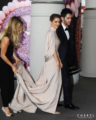 Arriving_Back_at_her_hotel_in_Cannes_15_05_15_282429.jpg