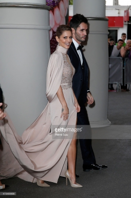 Arriving_Back_at_her_hotel_in_Cannes_15_05_15_283329.jpg