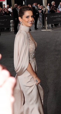Arriving_Back_at_her_hotel_in_Cannes_15_05_15_283629.jpg