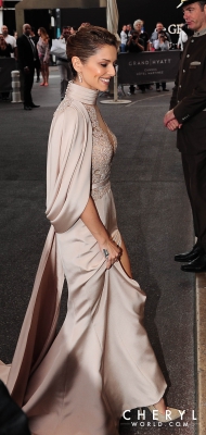 Arriving_Back_at_her_hotel_in_Cannes_15_05_15_28929.jpg