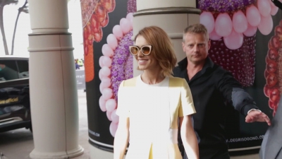 Inside_Cannes_2015_with_Cheryl_Fernandez-Versini_mp40008.jpg