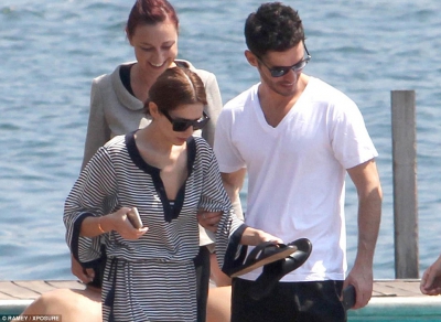 Cheryl_Fernandez_Versini_in_Tory_Burch_in_Lake_Como_02_07_15_281229.jpg