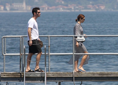 Cheryl_Fernandez_Versini_in_Tory_Burch_in_Lake_Como_02_07_15_282029.jpg