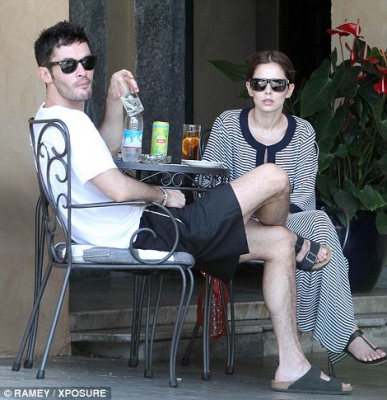 Cheryl_Fernandez_Versini_in_Tory_Burch_in_Lake_Como_02_07_15_282829.jpg