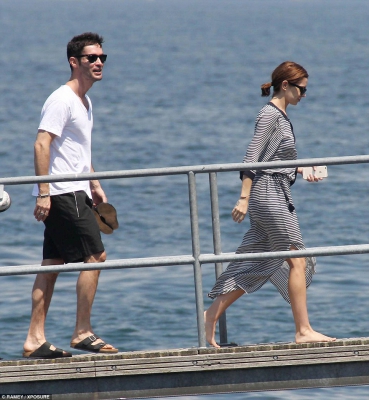 Cheryl_Fernandez_Versini_in_Tory_Burch_in_Lake_Como_02_07_15_28329.jpg