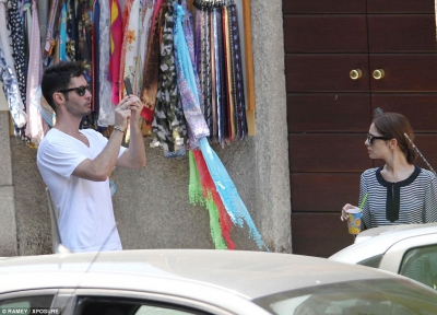 Cheryl_Fernandez_Versini_in_Tory_Burch_in_Lake_Como_02_07_15_283829.jpg