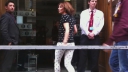 Cheryl_Cole_waving_to_fans_mp40046.jpg