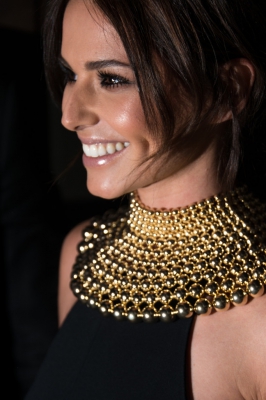 Cheryl_Fernandez-Versini_displays_her_very_slim_physique_and_a_hint_of_sideboob_in_a_sophisticated_black_jumpsuit_at_perfume_launch_19_08_15_283229.jpg