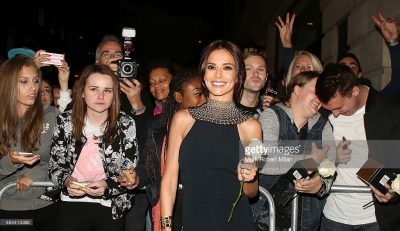 Cheryl_Fernandez-Versini_displays_her_very_slim_physique_and_a_hint_of_sideboob_in_a_sophisticated_black_jumpsuit_at_perfume_launch_19_08_15_287729.jpg