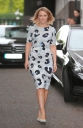 Kimberley_Walsh_and_Denise_van_Outen_arrived_at_London_s_ITV_studios_on_Thursday_morning_s_to_talk_about_their_new_play_Sweet_Charity_10_08_15_284329.jpg