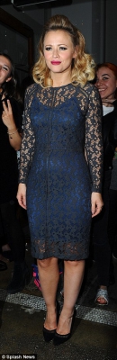 Kimberley_Walsh_leaving_the_Cadogan_Hall_in_Chelsea_after_her_performance_in_the_Sweet_Charity_musical_19_08_15_281329.jpg
