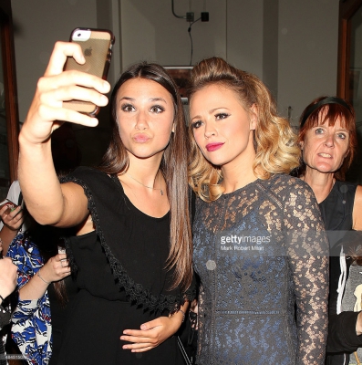 Kimberley_Walsh_leaving_the_Cadogan_Hall_in_Chelsea_after_her_performance_in_the_Sweet_Charity_musical_19_08_15_28329.jpg
