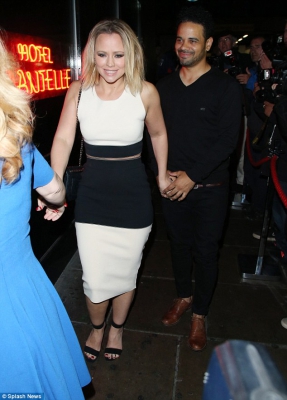 Cheryl_arriving_to_Nicola_Roberts_30th_birthday_party_04_10_15_281929.jpg