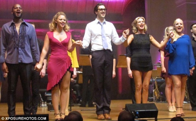 Kimberley_Walsh_showed_off_her_new_svelte_figure_in_a_flapper_style_dress_on_stage_Sweet_Charity_in_Cadogan_Hall_theatre_in_London_21_08_15_28229.jpg