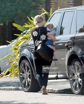 Kimberley_Walsh_Sighting_10_09_15_281329.jpg