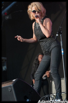Sarah_Harding_-_Bournemouth_Air_Show_21_08_15_28229.jpg