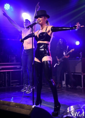 Sarah_Harding_-_Heaven_08_08_15_28829.jpg