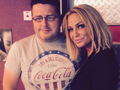 Sarah_Harding_-_Inside_various_radio_stations_22_07_15_28329.jpg