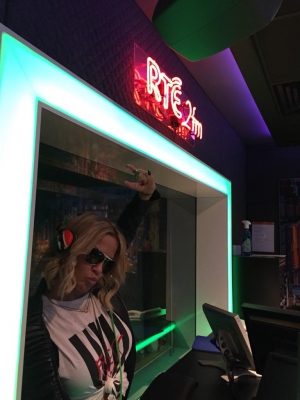 Sarah_Harding_-_Irish_radio_promo_31_07_15_28229.jpg